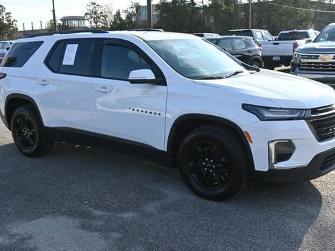 Used 2023 Chevrolet Traverse LT w/ Midnight/Sport Edition image 7