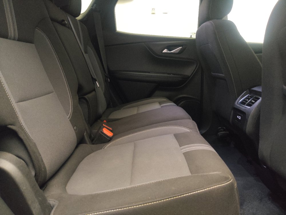 Used 2025 Chevrolet Blazer LT FWD image 19