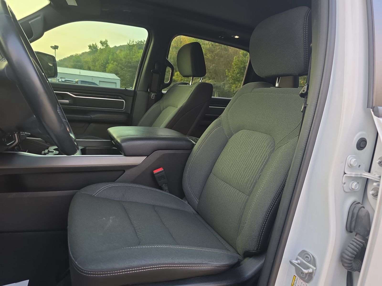 Used 2022 RAM 1500 Big Horn AWD/4WD image 14