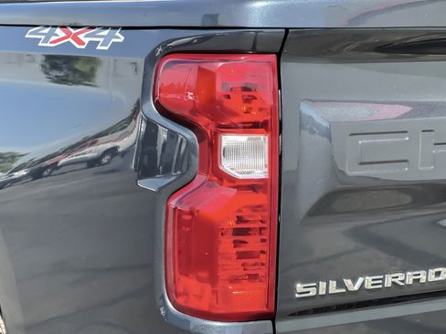 Used 2022 Chevrolet Silverado 1500 LT image 25