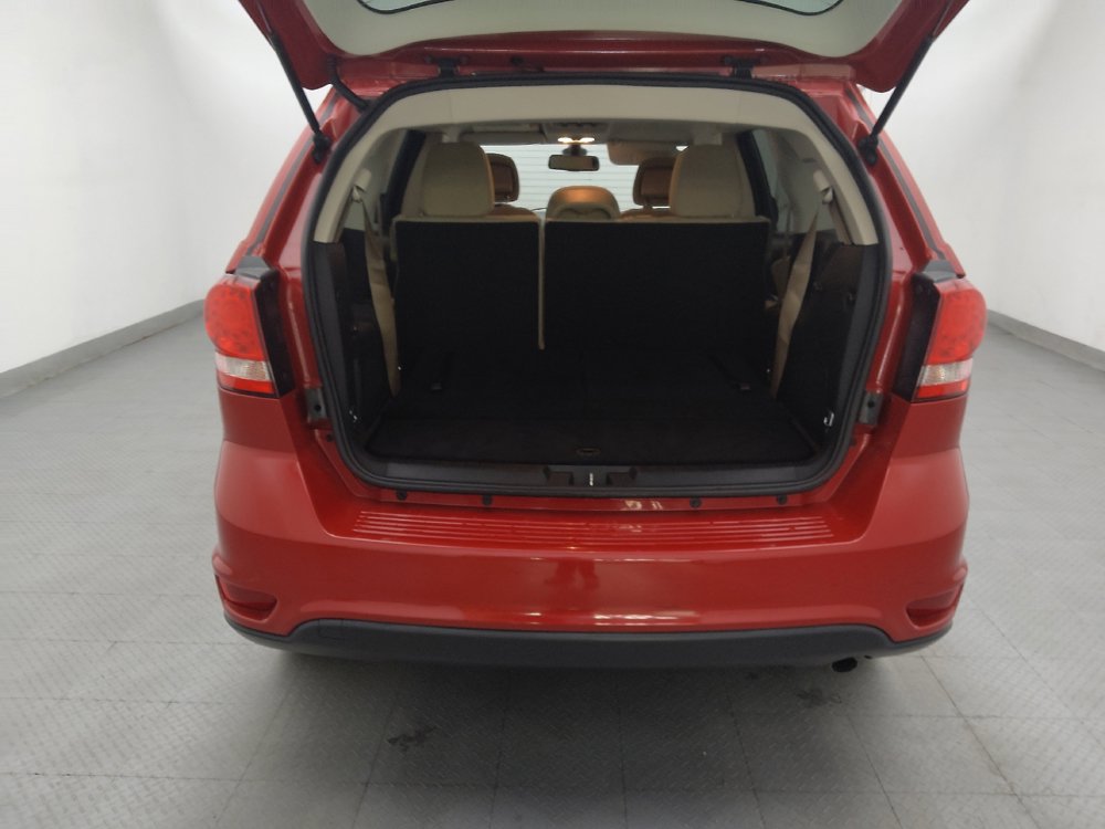 Used 2019 Dodge Journey SE w/ Connectivity Group FWD image 29
