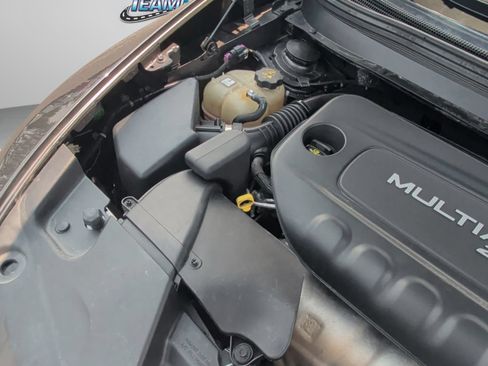 Used 2017 Jeep Cherokee Latitude w/ Comfort & Sound Group FWD image 45