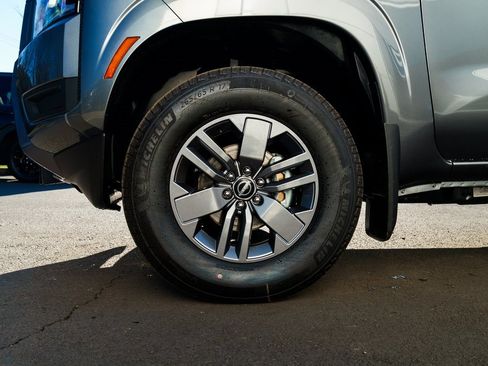 New 2026 Nissan Frontier SV image 7