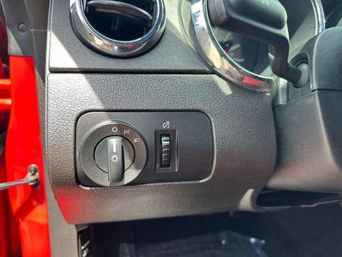 Used 2007 Ford Mustang Convertible RWD image 13