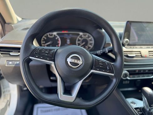 Used 2023 Nissan Altima 2.5 SV image 17