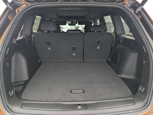 New 2026 Jeep Grand Cherokee Limited AWD/4WD image 13
