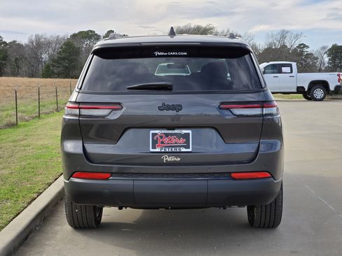 New 2025 Jeep Grand Cherokee L Altitude image 4