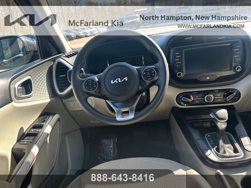 Used 2022 Kia Soul LX image 15