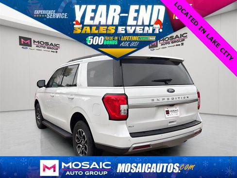Used 2024 Ford Expedition XLT image 4