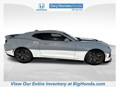 Used 2022 Chevrolet Camaro ZL1 RWD image 14