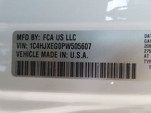 Used 2023 Jeep Wrangler Unlimited Sahara AWD/4WD image 27
