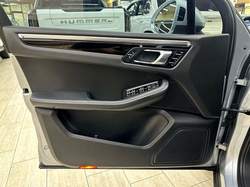 Used 2016 Porsche Macan S image 15