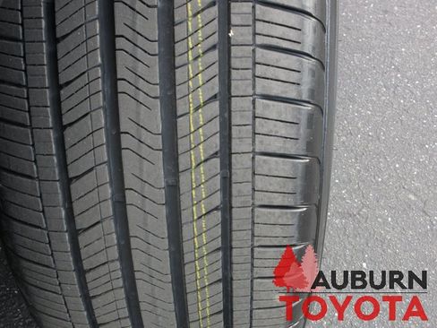 Used 2023 Ford Explorer Limited image 5