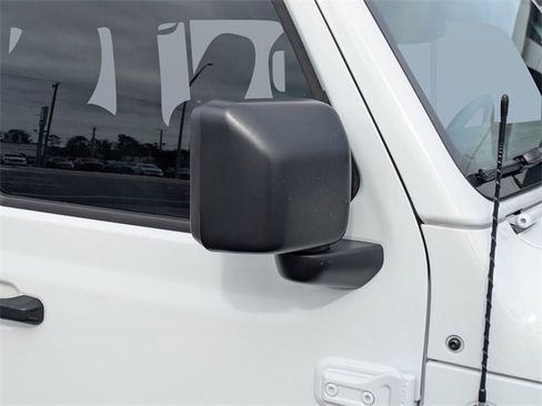 Used 2023 Jeep Wrangler Unlimited Rubicon 4xe w/ Steel Bumper Group image 11