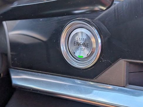 Used 2021 Chevrolet Corvette Stingray Preferred Cpe w/ Z51 Performance Package image 23