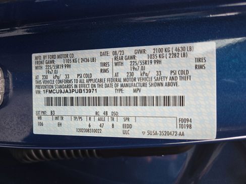 Used 2023 Ford Escape Platinum image 27