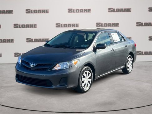 Used 2011 Toyota Corolla LE image 1