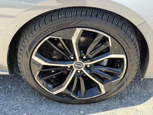 Used 2024 Nissan Altima 2.5 SR FWD image 7
