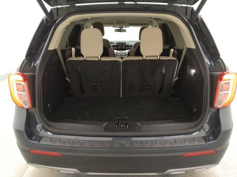 Used 2022 Ford Explorer XLT w/ Equipment Group 202A image 29