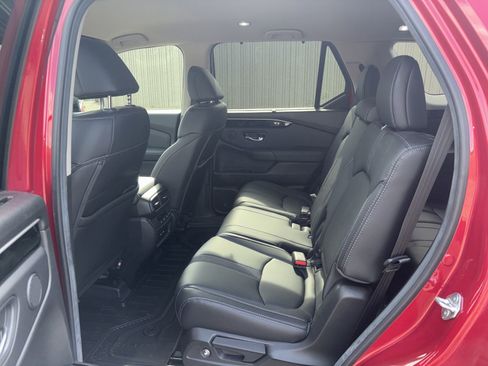 Used 2025 Honda Pilot EX-L image 11