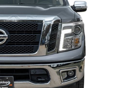 Used 2017 Nissan Titan SL AWD/4WD image 50