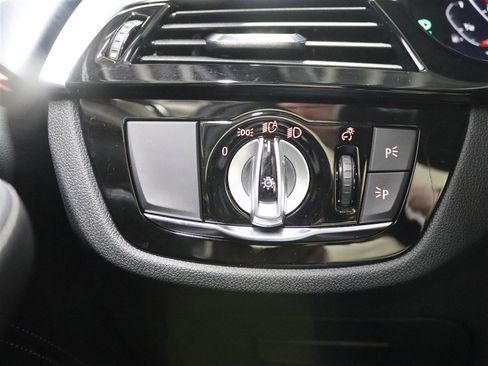 Used 2022 BMW M550i xDrive w/ Executive Package image 37