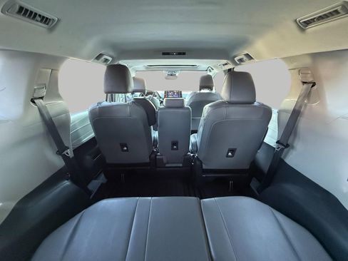 Used 2024 Toyota Sienna XLE image 28