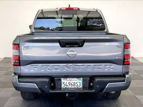 Used 2023 Nissan Frontier SV w/ SV Premium Package RWD image 3