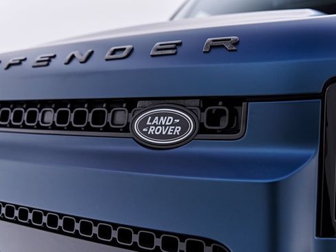 Used 2026 Land Rover Defender 110 OCTA AWD/4WD image 22