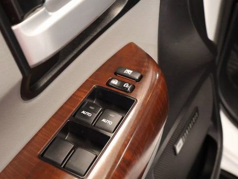 Used 2016 Toyota Sequoia Platinum image 10