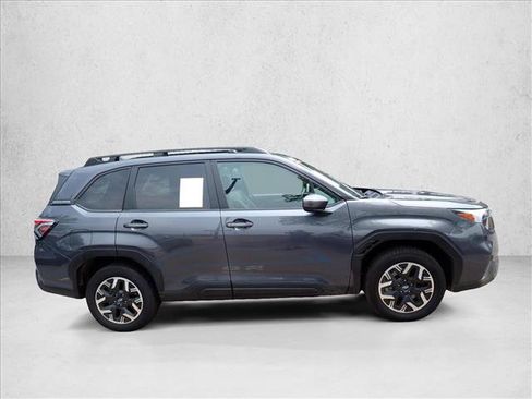 Certified 2025 Subaru Forester Premium AWD/4WD image 5