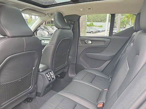 Used 2023 Volvo XC40 B4 Plus w/ Driver Assist Package image 7