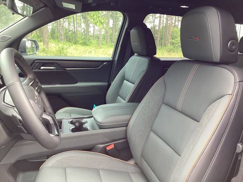 New 2026 GMC Acadia AT4 w/ Luxury Package AWD/4WD image 15