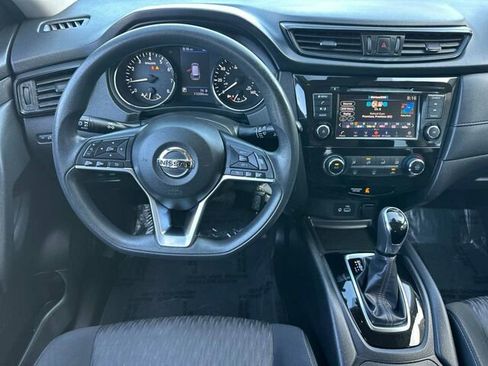 Used 2019 Nissan Rogue S FWD image 17