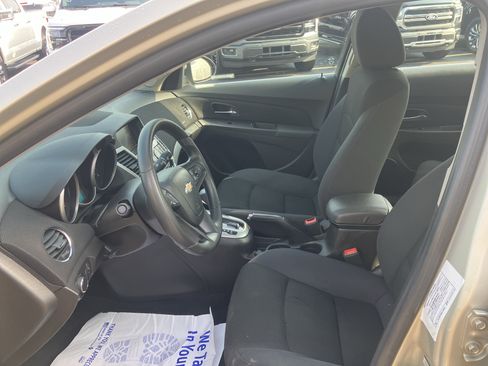Used 2016 Chevrolet Cruze LT FWD image 15