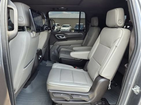 Used 2021 GMC Yukon XL SLT w/ SLT Premium Package RWD image 17