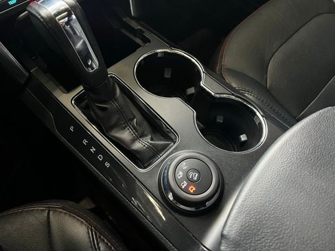 Used 2018 Ford Explorer Sport image 12