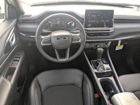 New 2026 Jeep Compass Latitude image 33