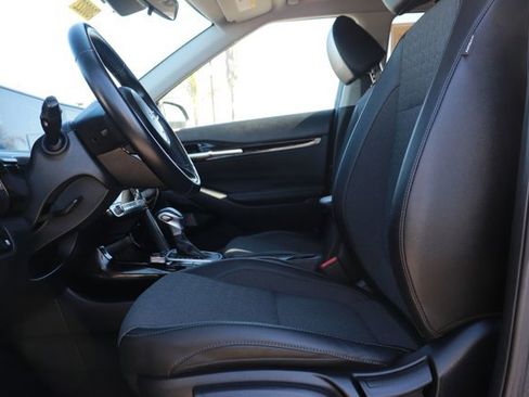 Used 2025 Kia Seltos S image 11