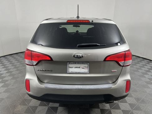Used 2014 Kia Sorento LX image 18