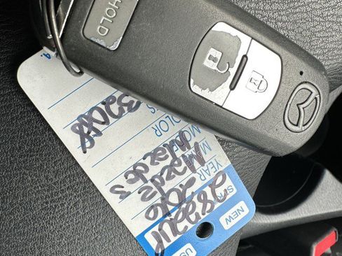 Used 2016 MAZDA MAZDA3 i Touring image 30