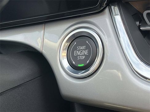 New 2026 Chevrolet Trax LT w/ Sunroof Package image 17