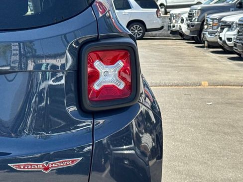 Used 2023 Jeep Renegade Trailhawk AWD/4WD image 17