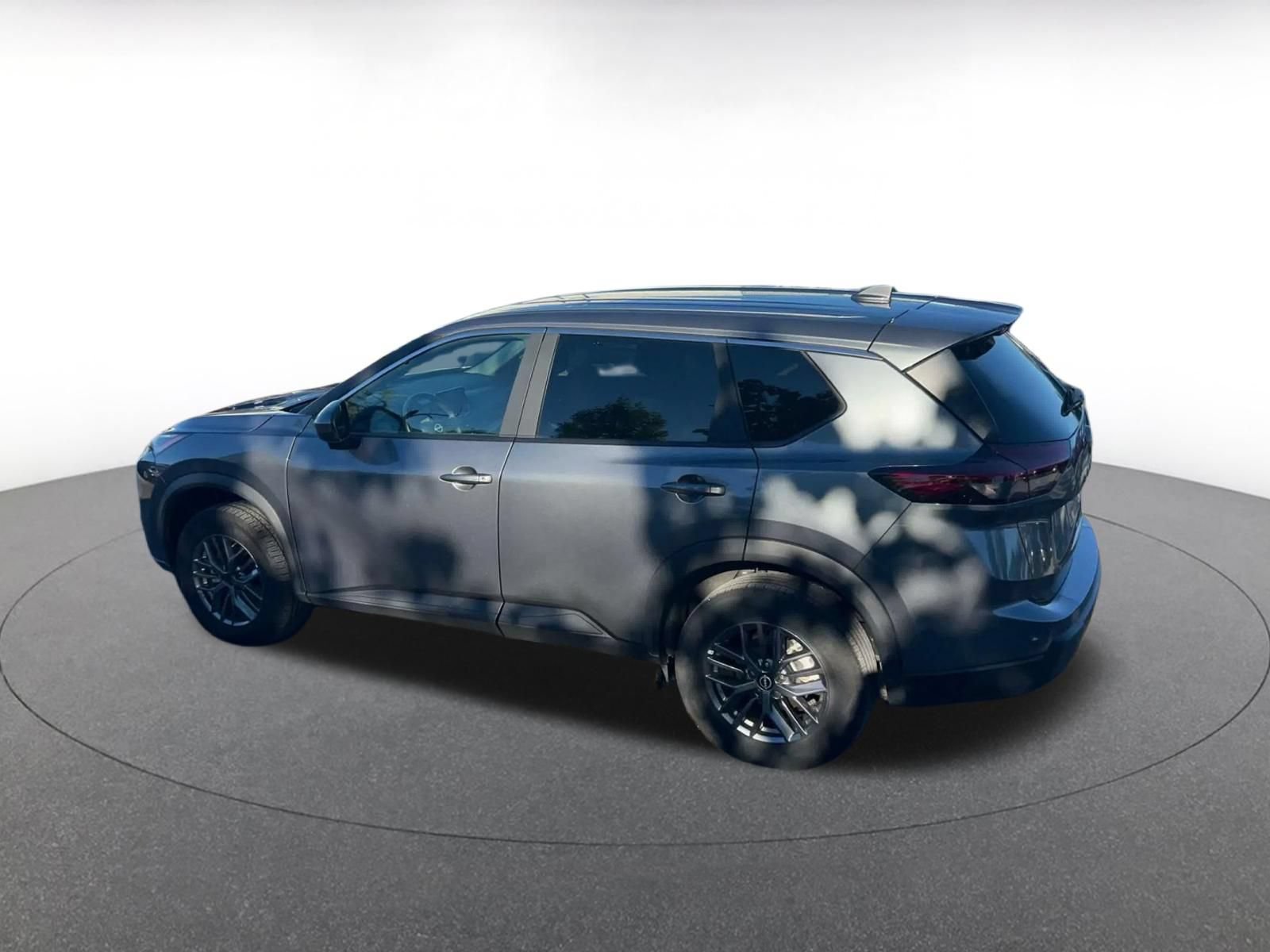 Used 2026 Nissan Rogue SV AWD/4WD image 9