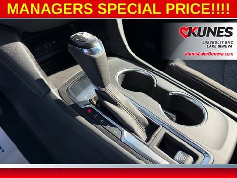 Used 2020 Chevrolet Equinox LT w/ Driver Convenience Package FWD image 24