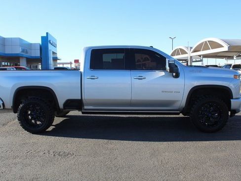 Used 2022 Chevrolet Silverado 2500 High Country w/ Safety Package II image 2
