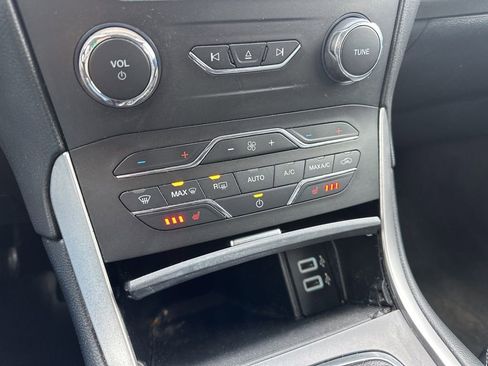 Used 2018 Ford Edge SEL w/ Equipment Group 201A image 42