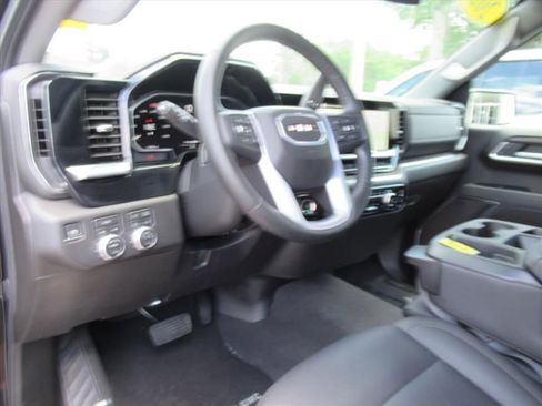 Used 2026 GMC Sierra 1500 SLT AWD/4WD image 16