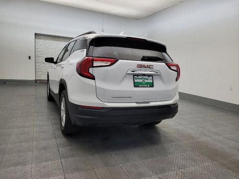 Used 2022 GMC Terrain SLE w/ Driver Convenience Package image 6