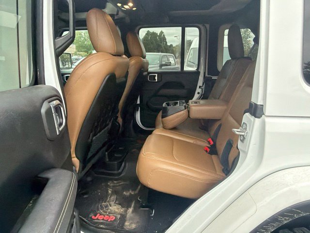 Used 2022 Jeep Wrangler Unlimited Rubicon w/ Xtreme Recon 35" Tire Package AWD/4WD image 17